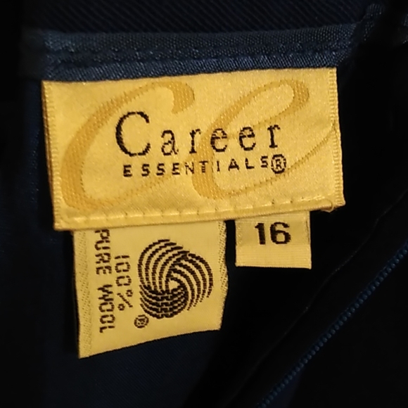 Career Essentials Skirt Size 16 - Picture 4 of 6